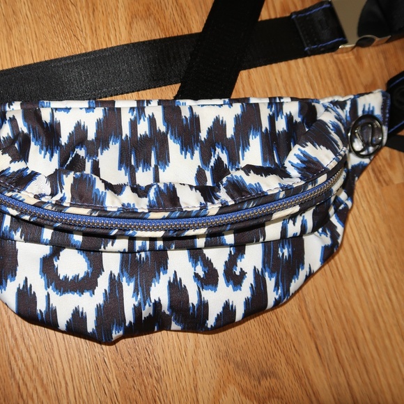 lululemon On YourBum bag Fanny Pack Ikat Sprinkler - Picture 3 of 8